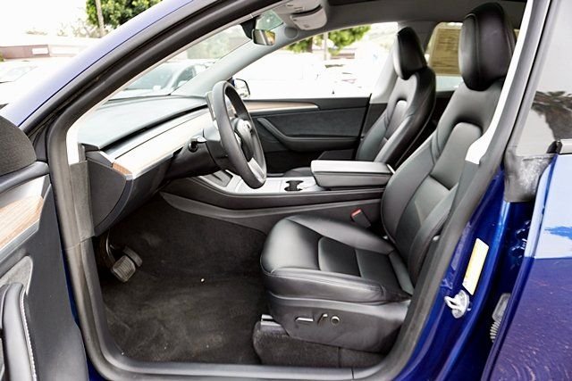 Used 2024  Tesla Long Range image 15