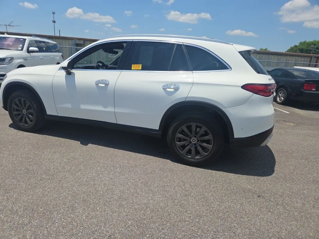 Used 2024 White Mercedes-Benz GLC 300 image 5