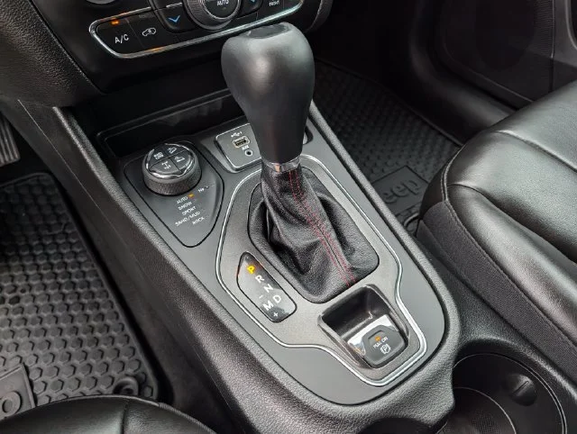 Used 2021 Black Jeep Trailhawk image 26