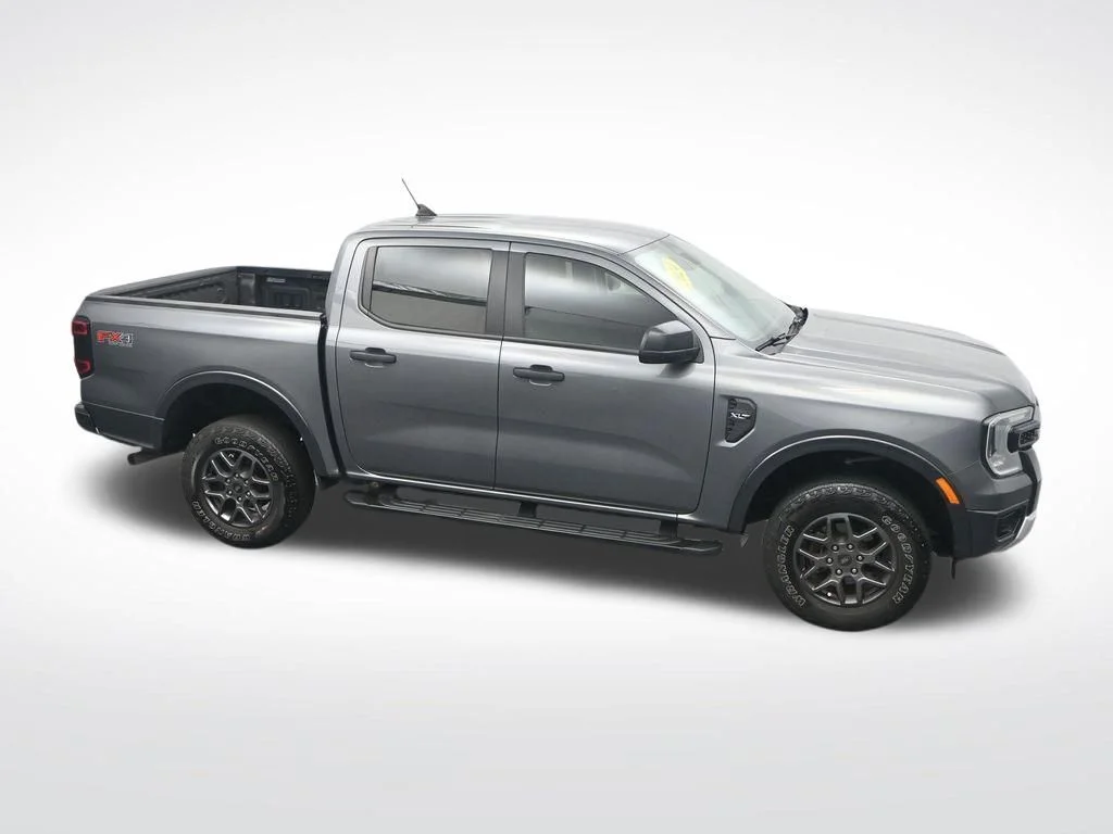 Used 2024 Gray Metallic Ford XLT image 31