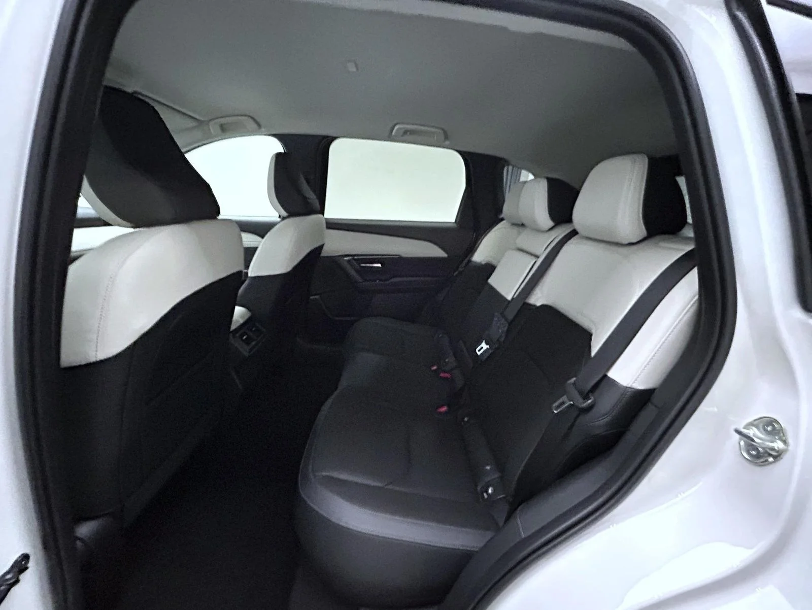 New 2026 Rhodium White Metallic Mazda 2.5 S Select AWD image 19