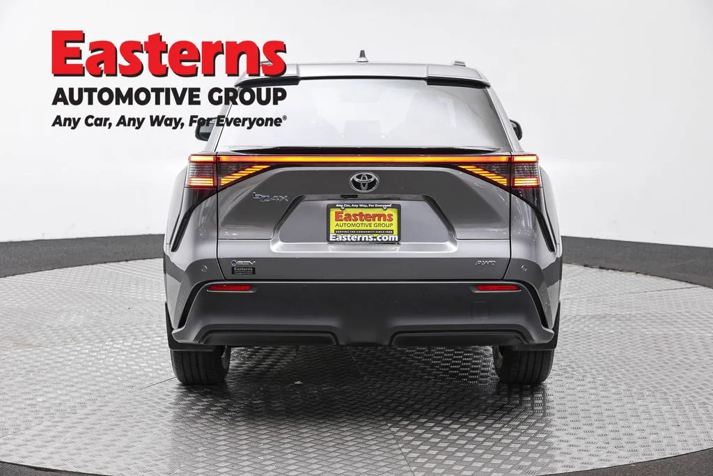 Used 2025 Gray Toyota XLE image 6