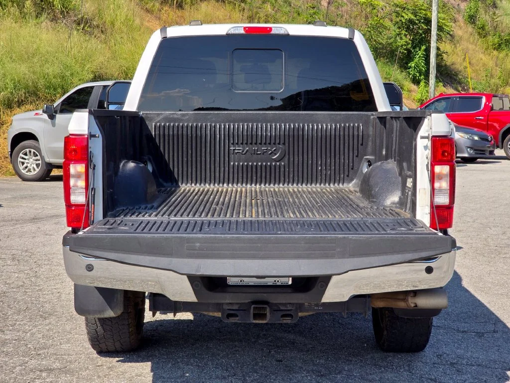 Used 2021 White Ford Lariat image 12
