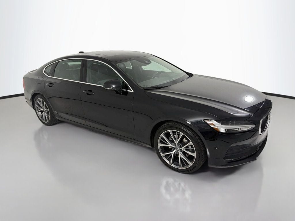 2019 Volvo S90 Momentum