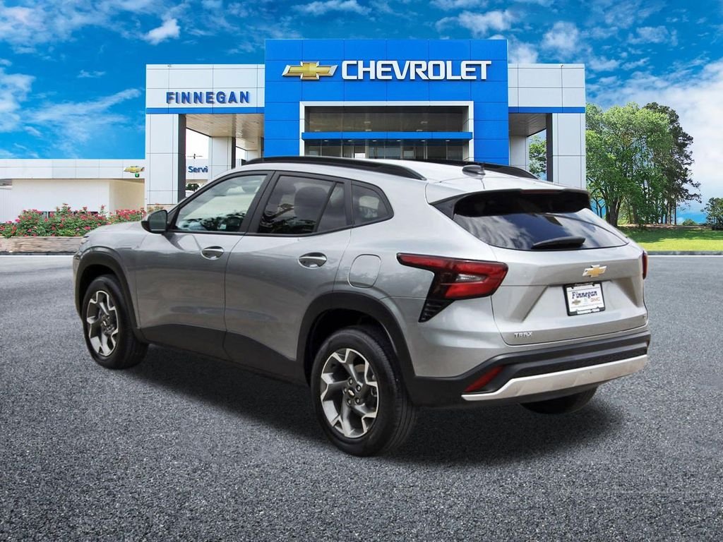 Used 2025 Gray Chevrolet LT image 5