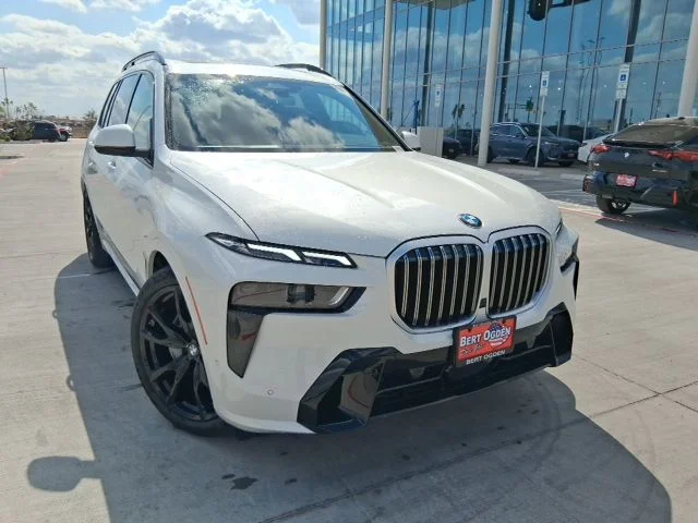2026 BMW X7 xDrive40i's photo