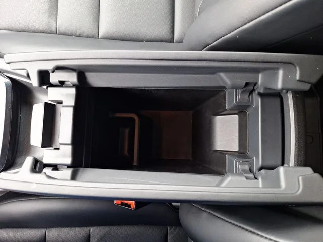 Used 2024 Gray Nissan SV image 27
