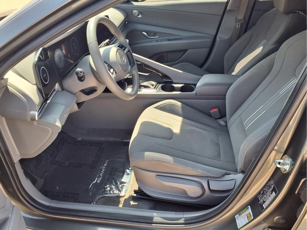 Used 2024 Gray Hyundai SEL image 19