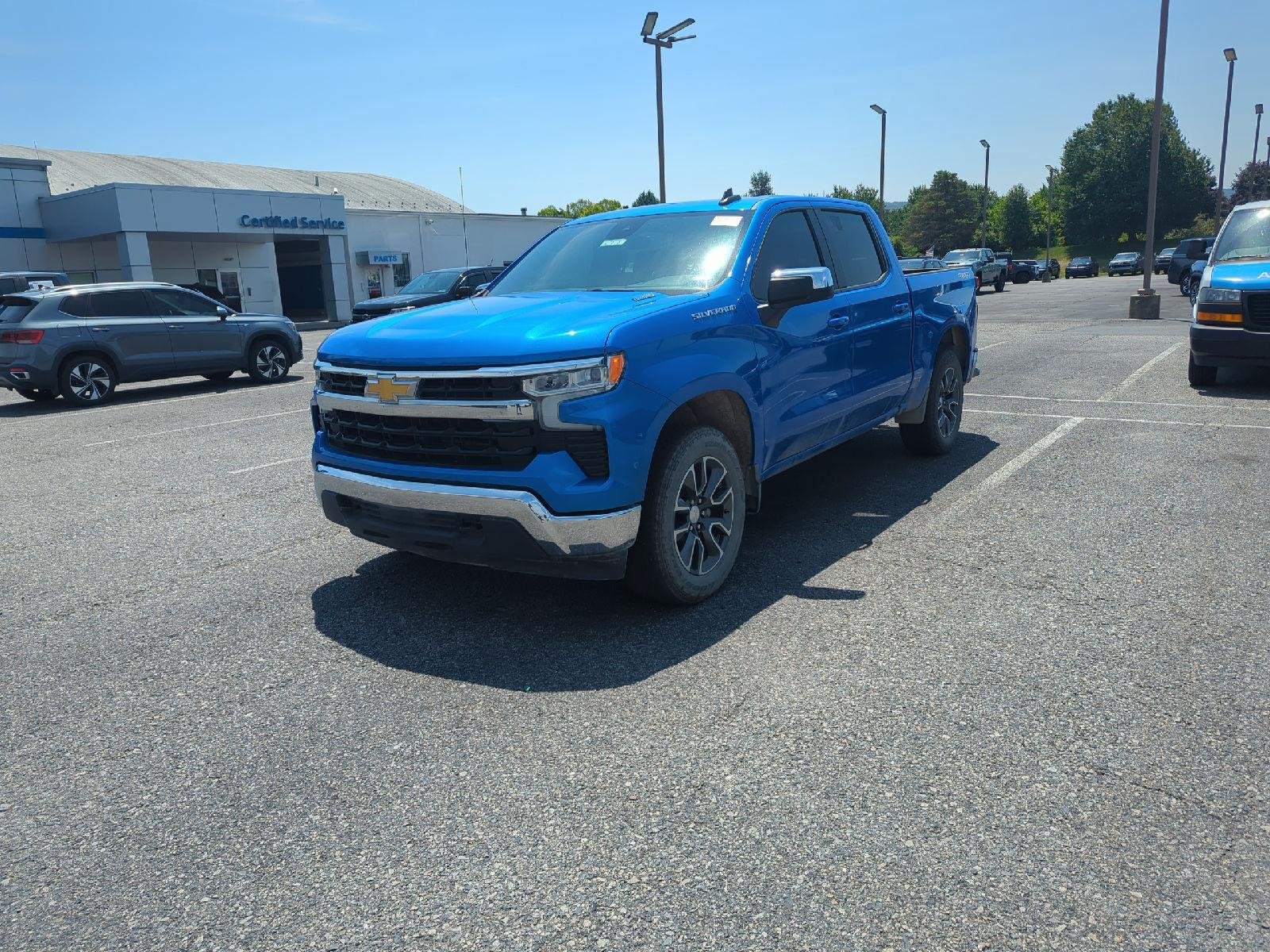 Used 2025 Riptide Blue Metallic Chevrolet LT image 3