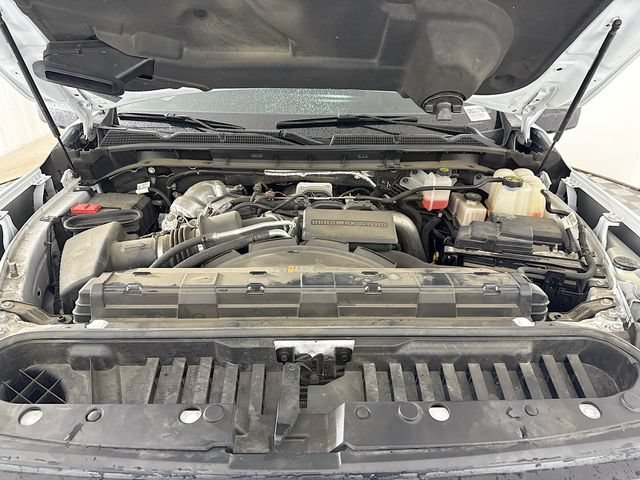 Used 2024 Summit White GMC SLE image 28
