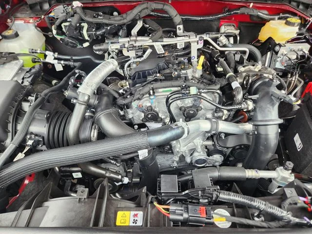 New 2026 Ruby Red Metallic Tinted Clearcoat Ford Outer Banks® image 32