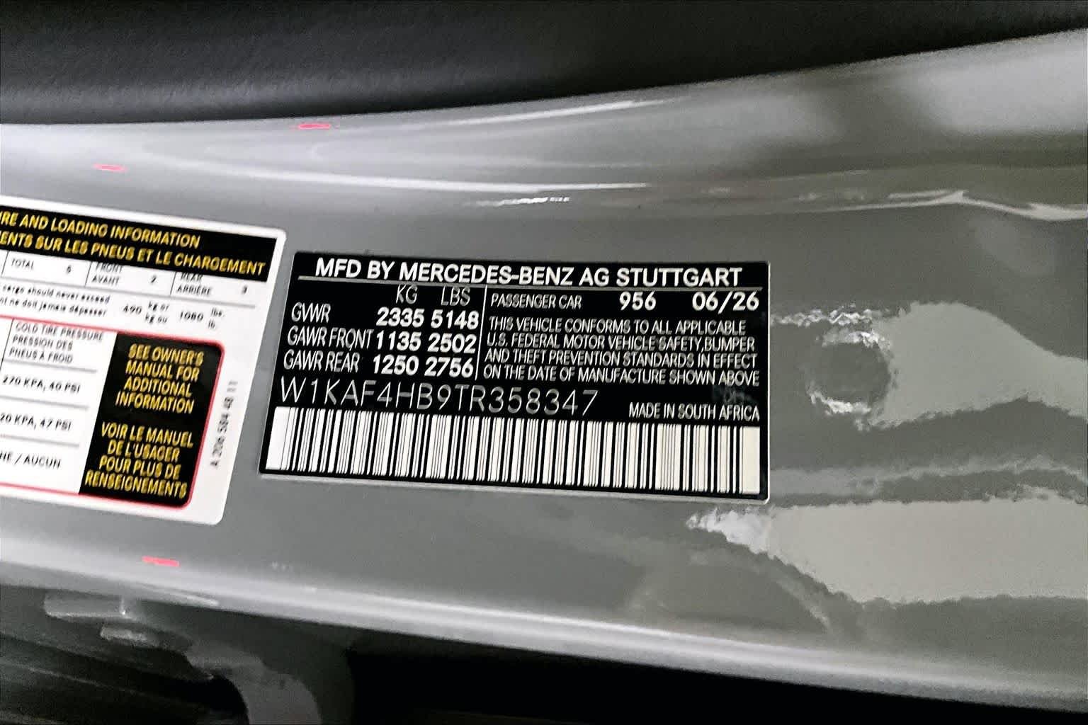 New 2026 MANUFAKTUR Alpine Grey Mercedes-Benz C 300 image 13