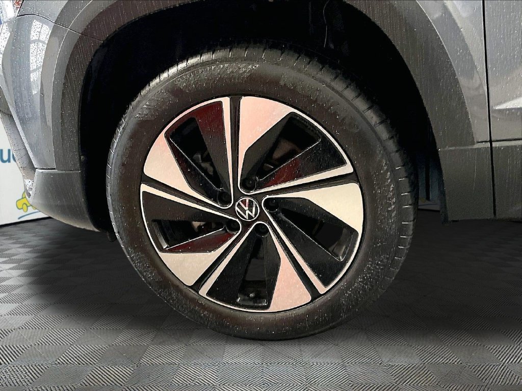 Used 2024 Gray Volkswagen 1.5T SE image 7