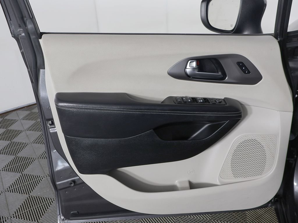 Used 2023 Gray Chrysler Touring L image 23