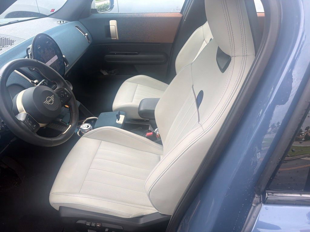 Used 2026 Blue MINI Signature Plus image 2