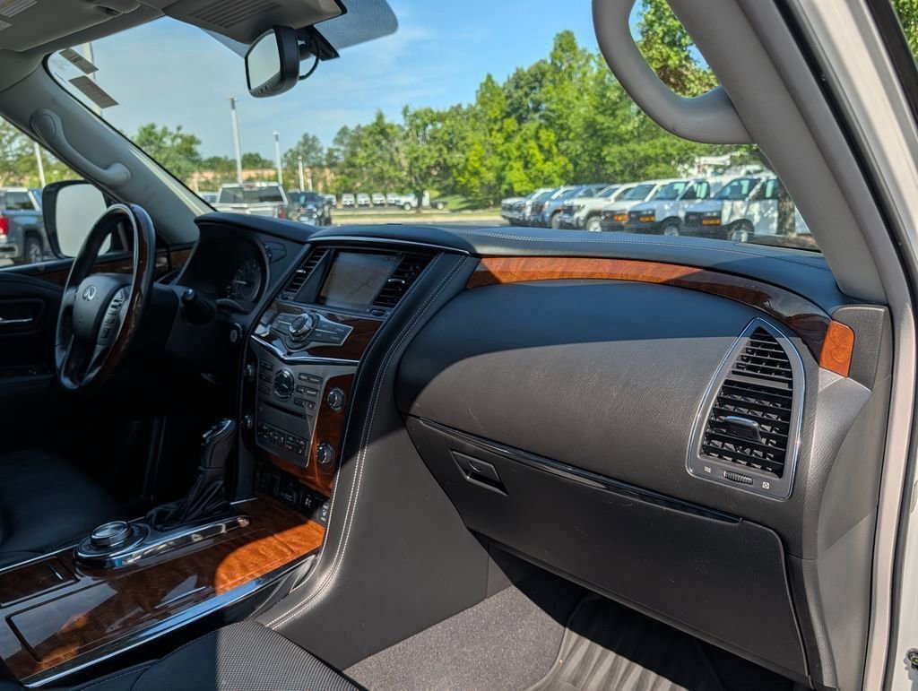 Used 2019 Moonstone White INFINITI LUXE image 22