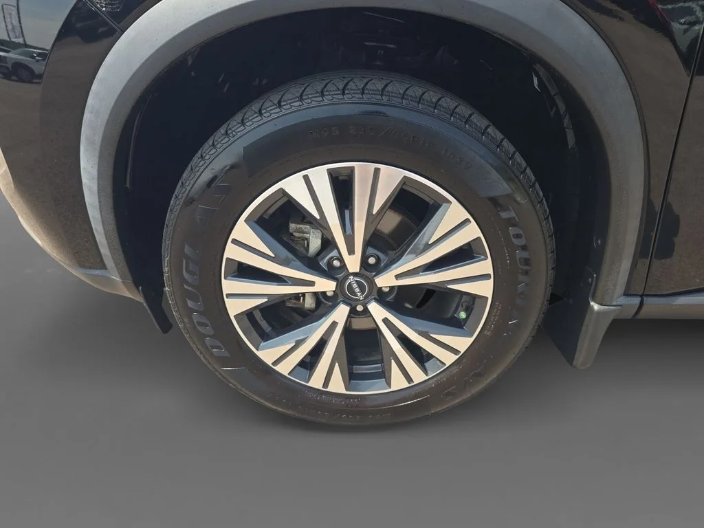 Used 2022 Super Black Nissan SV image 9