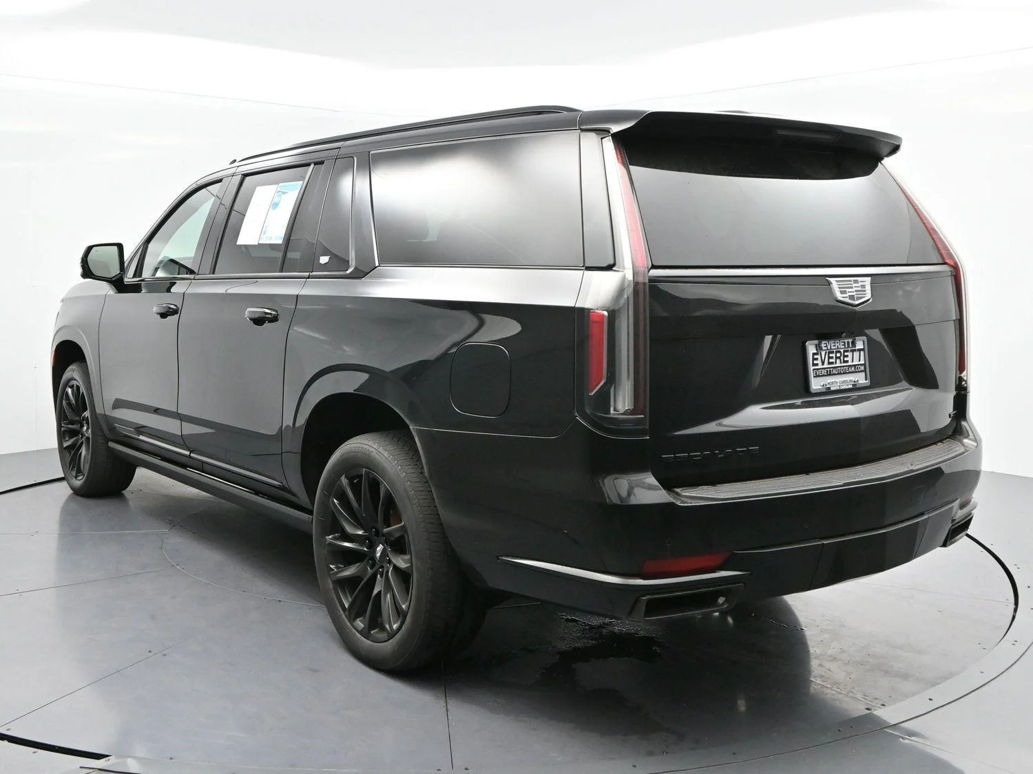 Used 2022 Black Raven Cadillac Sport image 6