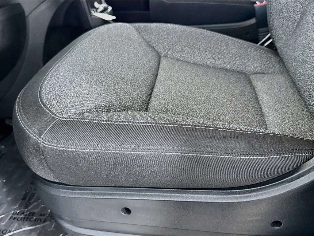 Used 2025 White Ram Base image 20
