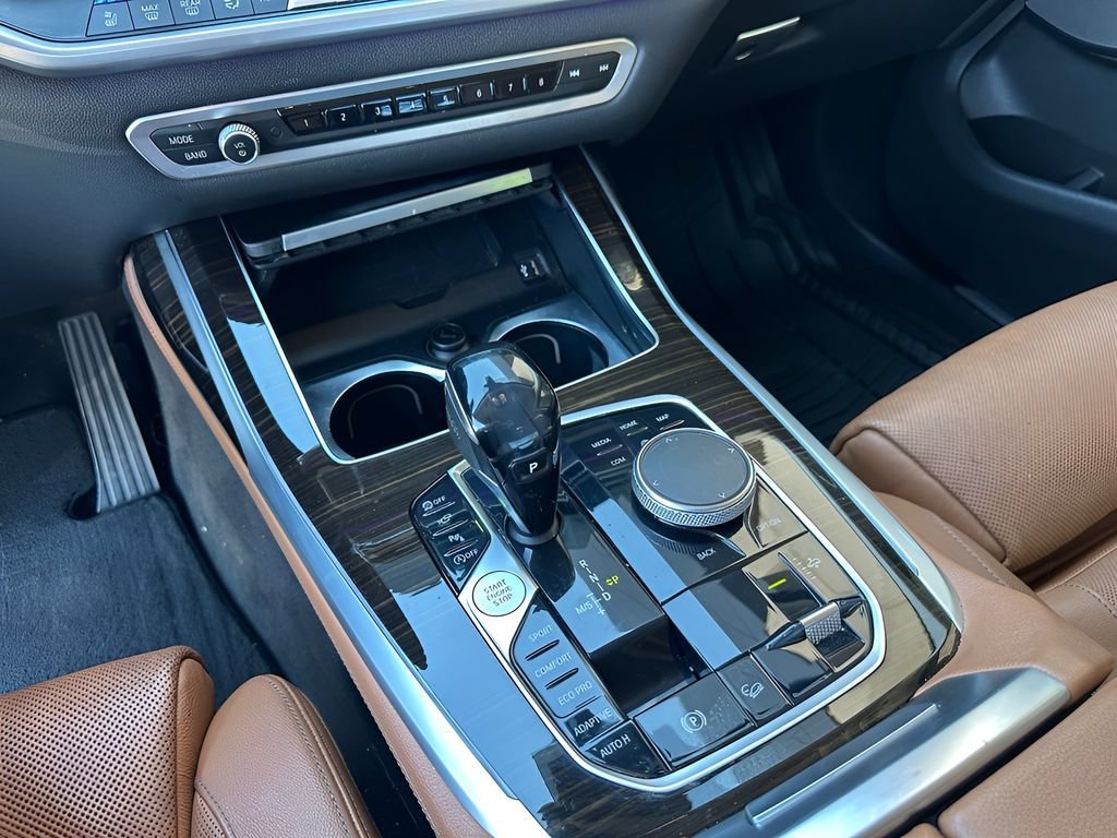 Used 2019 Dark Graphite Metallic BMW xDrive40i image 26