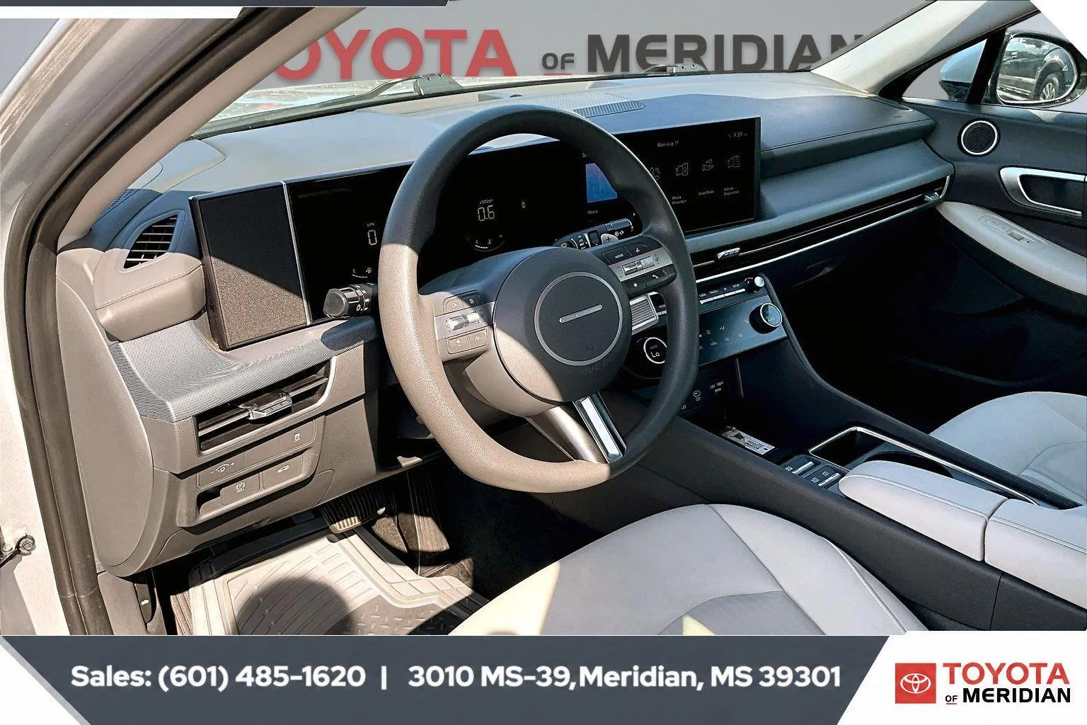 Used 2025 Aero Silver Hyundai SEL image 12