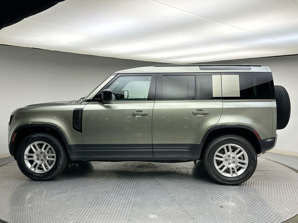 Used 2025 Pangea Green Metallic Land Rover S image 2