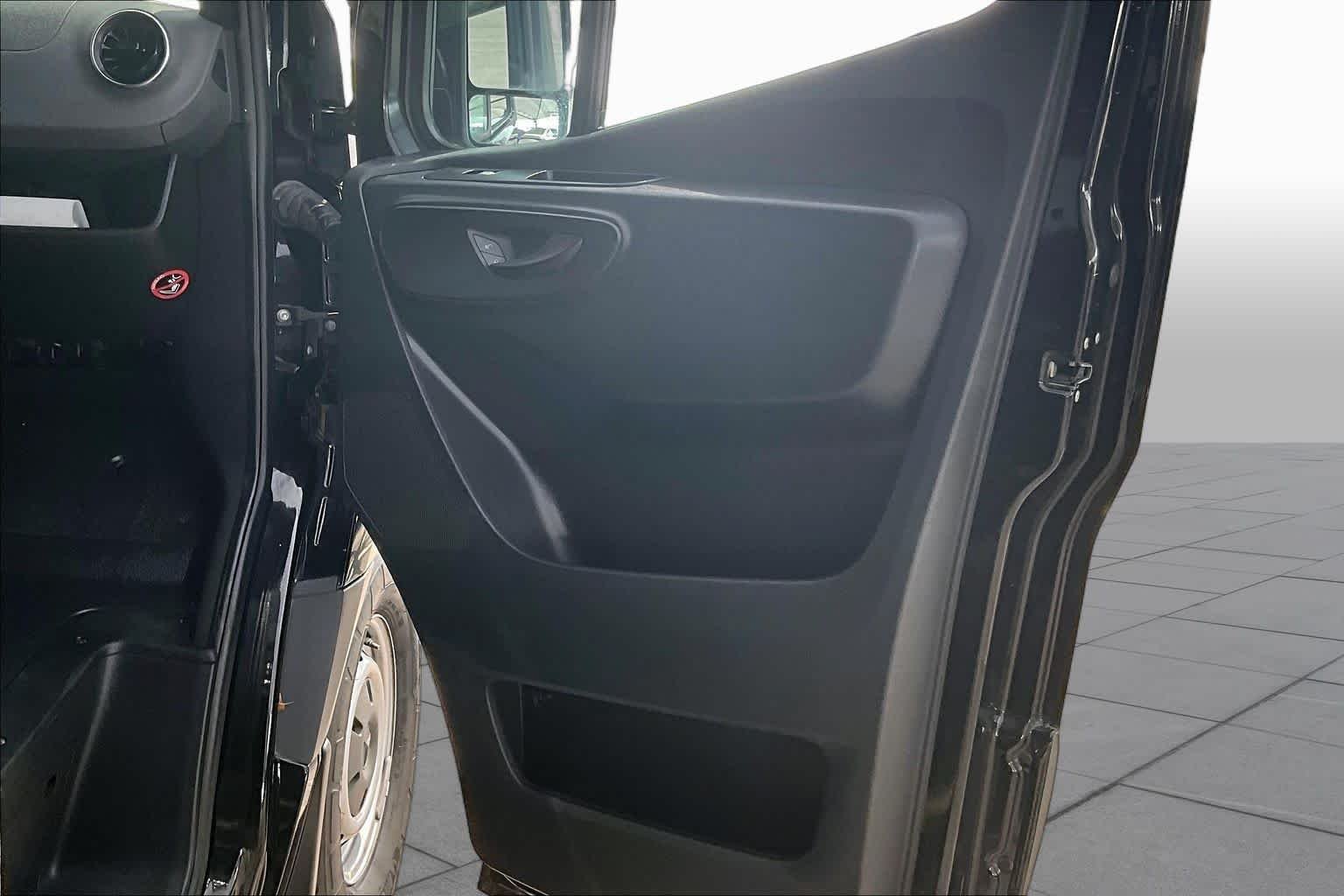 Used 2023 Obsidian Black Metallic Mercedes-Benz  image 22