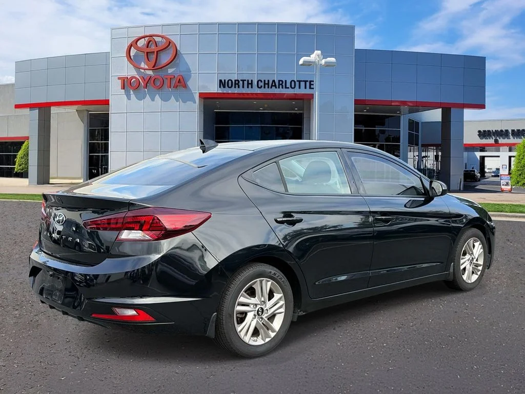 Used 2020 Black Hyundai Value Edition image 6