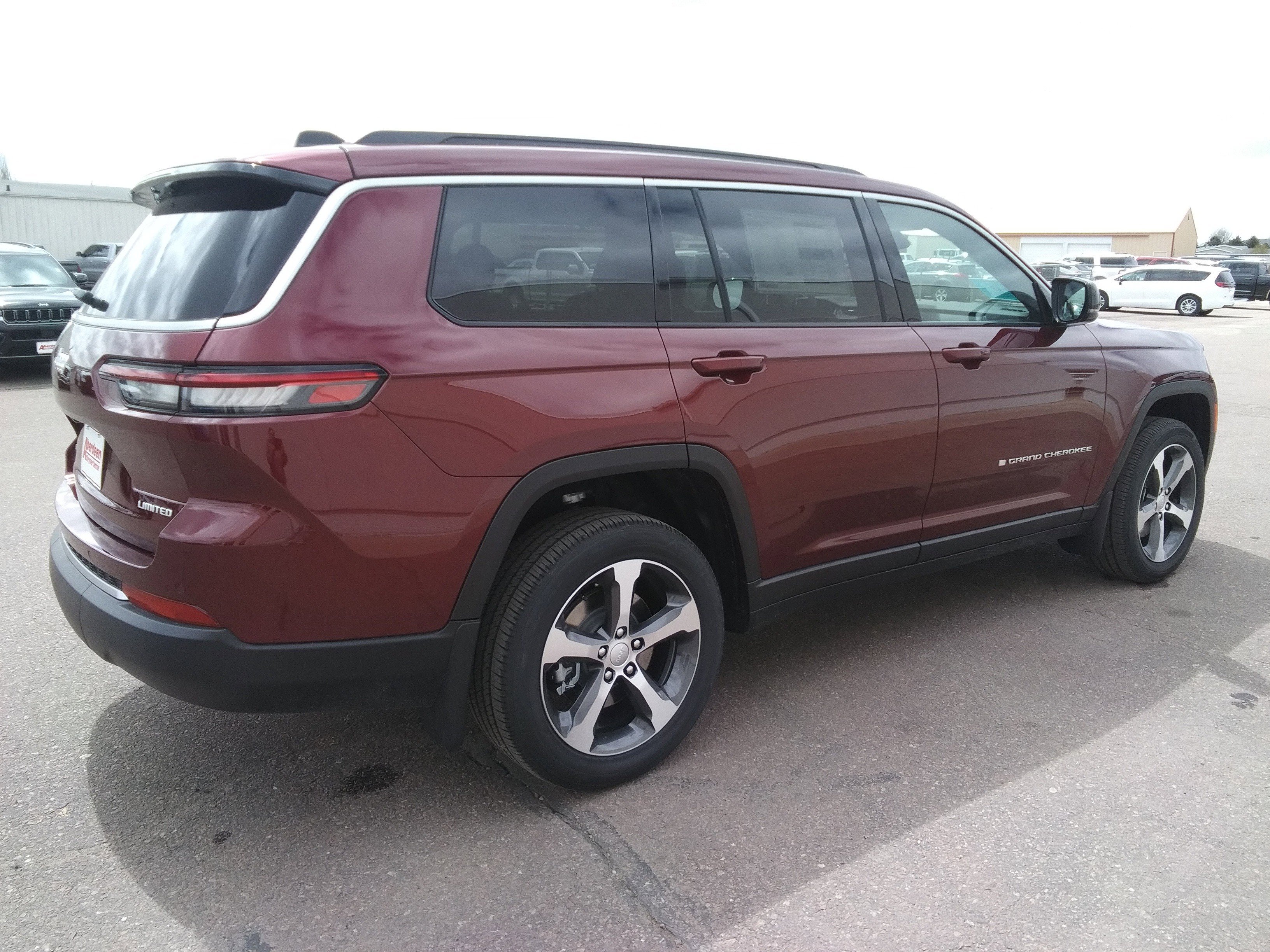 New 2026 Velvet Red Pearl-Coat Exterior Paint Jeep Limited image 5
