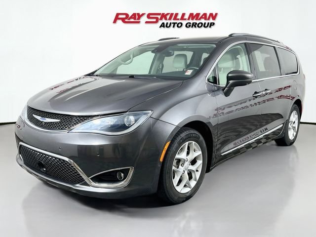 Used 2019 Gray Chrysler Touring L Plus image 3