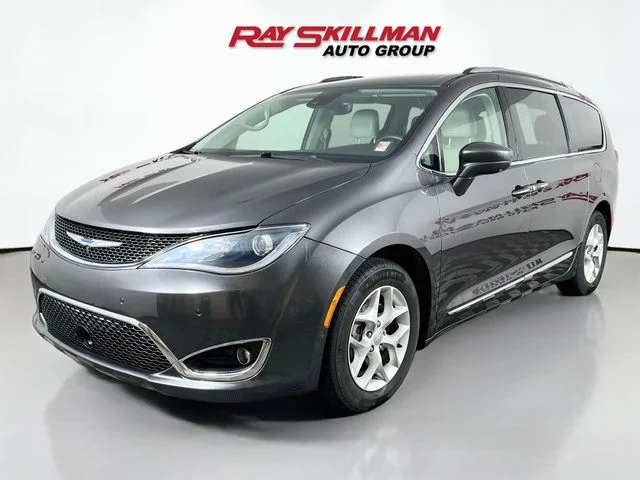 Used 2019 Gray Chrysler Touring L Plus image 3