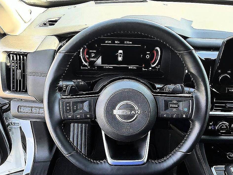 Used 2025 Everest White Pearl Tricoat Nissan Platinum image 10