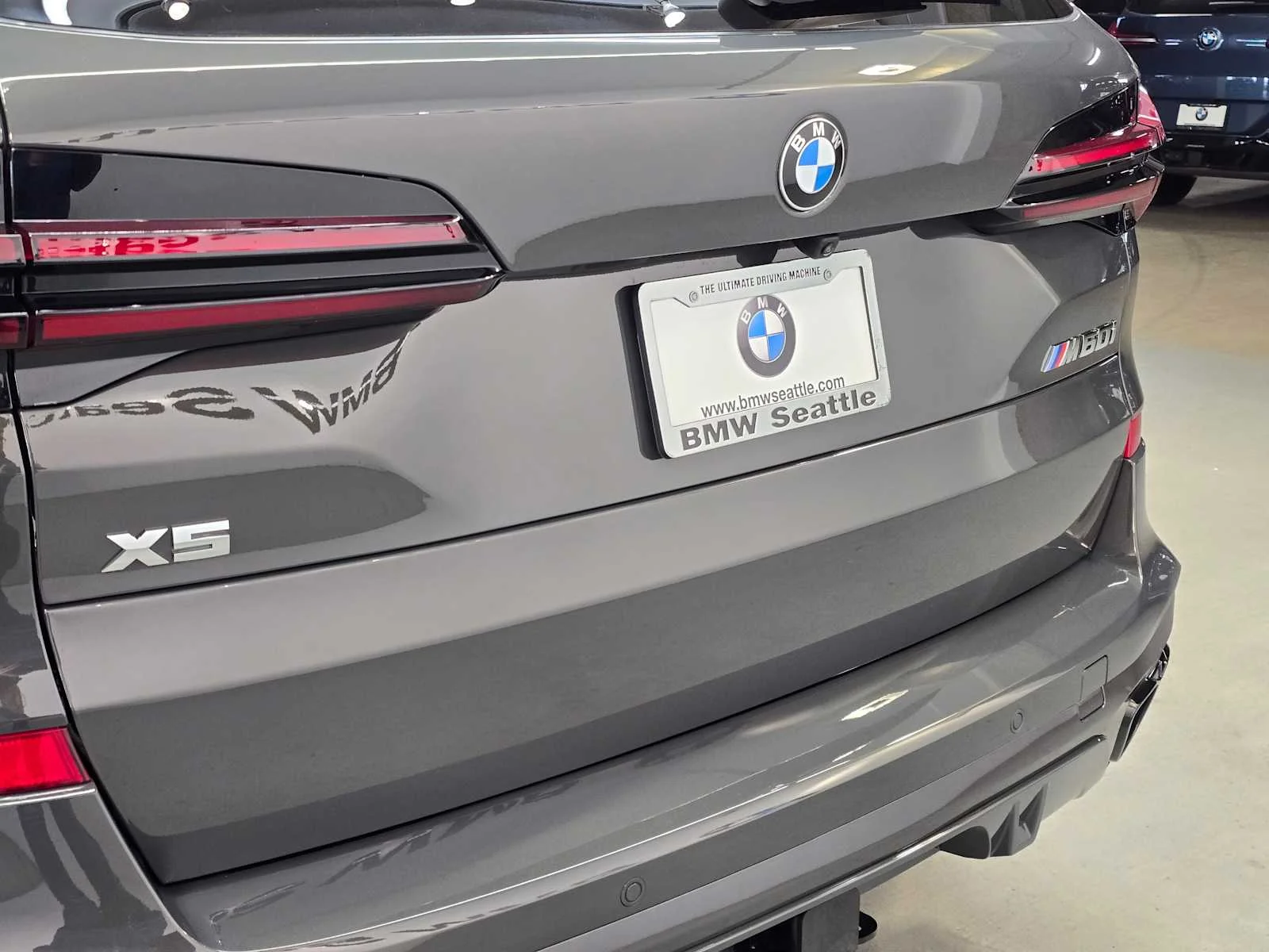 New 2026 Dravit Grey Metallic BMW M60i image 7