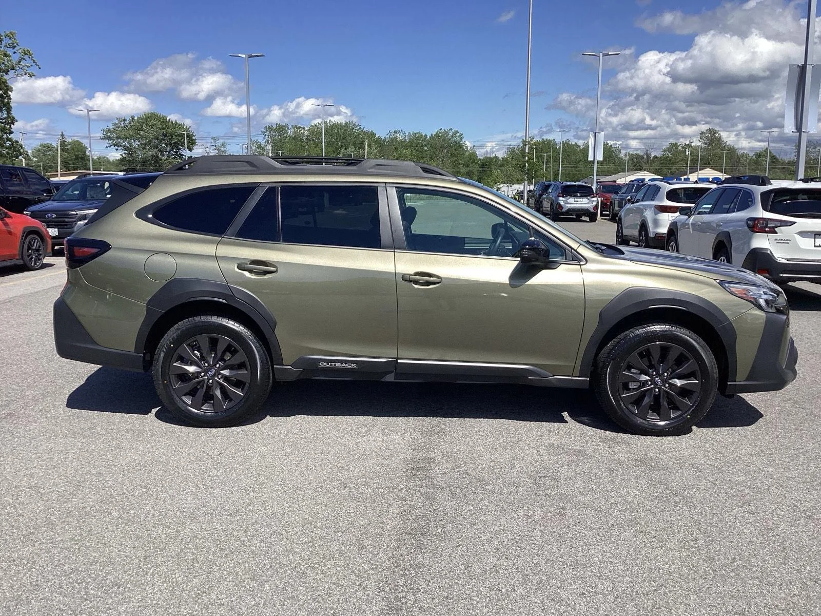 Used 2025 Autumn Green Metallic Subaru Onyx Edition image 10