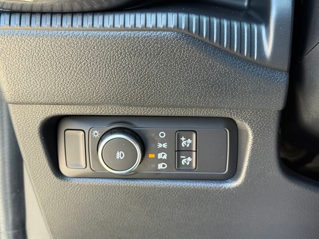 New 2026 Shadow Black Ford XLT image 13