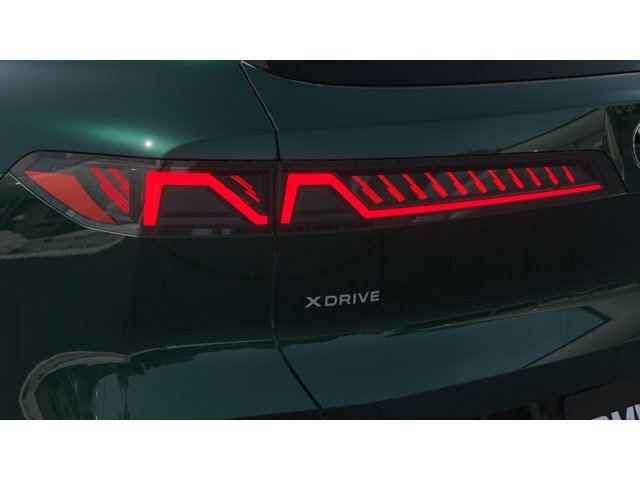 New 2027 Vancouver Green Metallic BMW 40 xDrive image 8