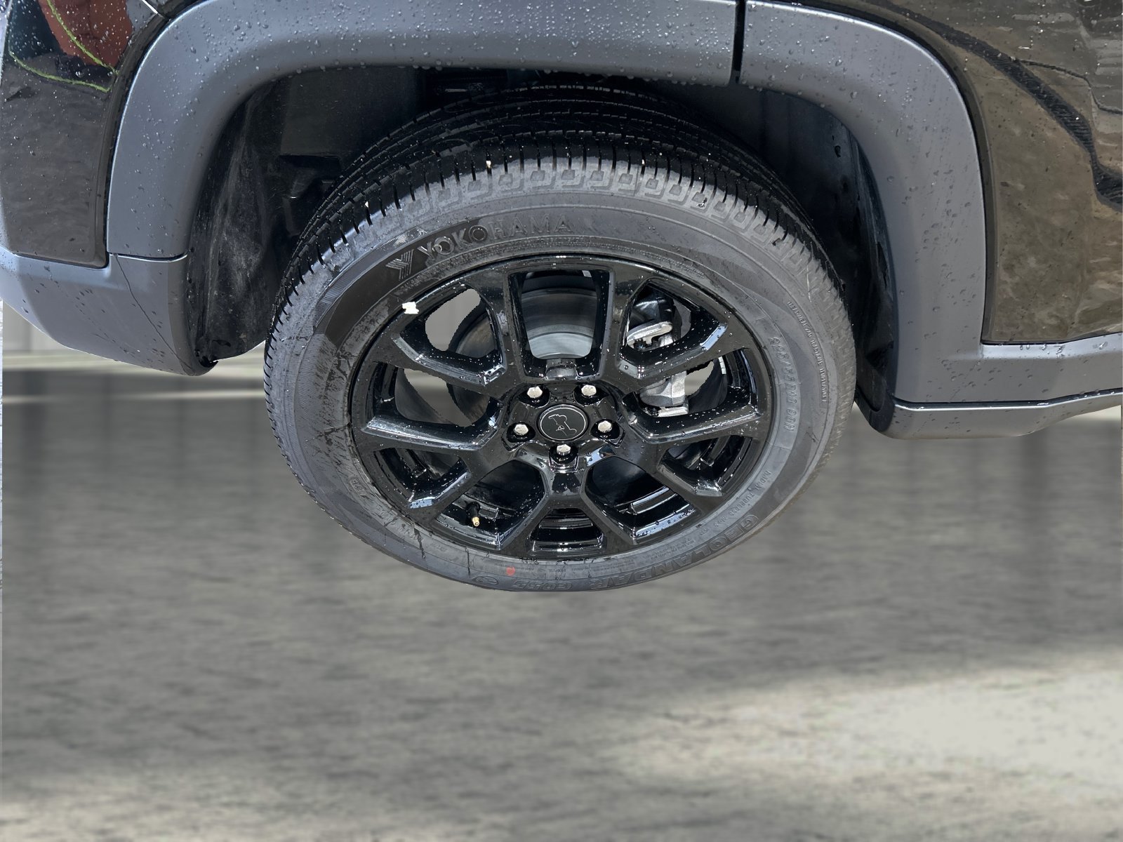 New 2026 Diamond Black Crystal Pearl-Coat Exterior Paint Jeep Latitude Altitude image 21
