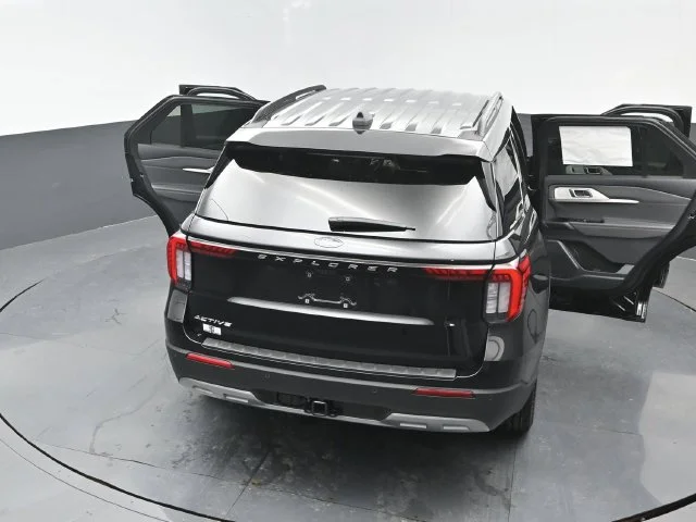 New 2027 Agate Black Metallic Ford Active image 26