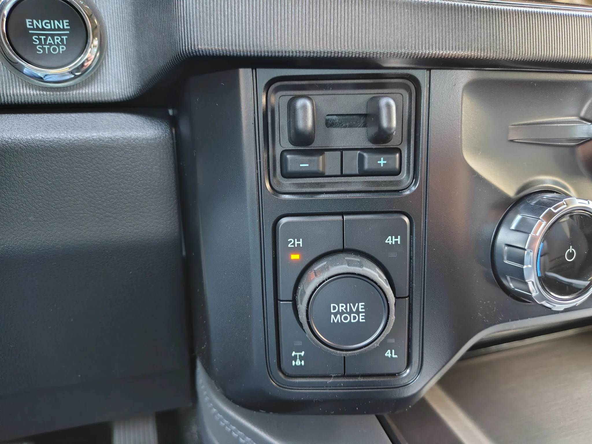 New 2027 Glacier Gray Metallic Tri-Coat Ford F-350® Platinum® image 26