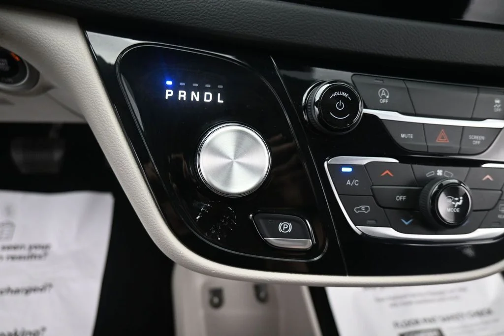 Used 2023 White Chrysler LX image 21