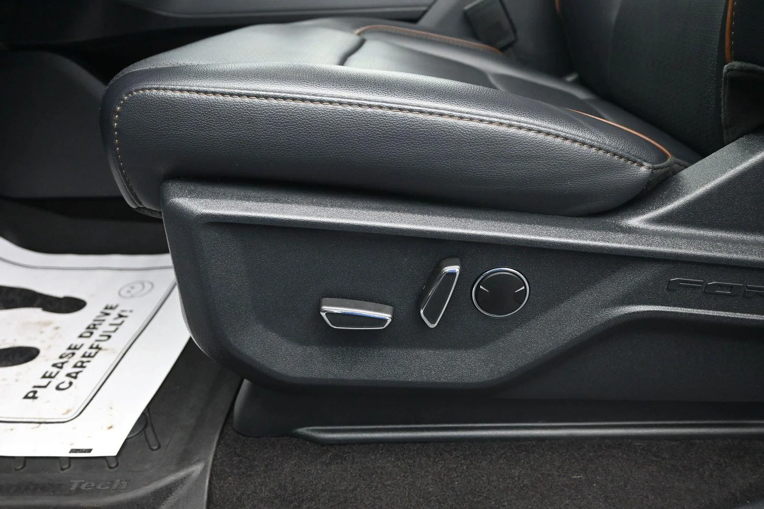 Used 2025 Oxford White Ford LARIAT image 24