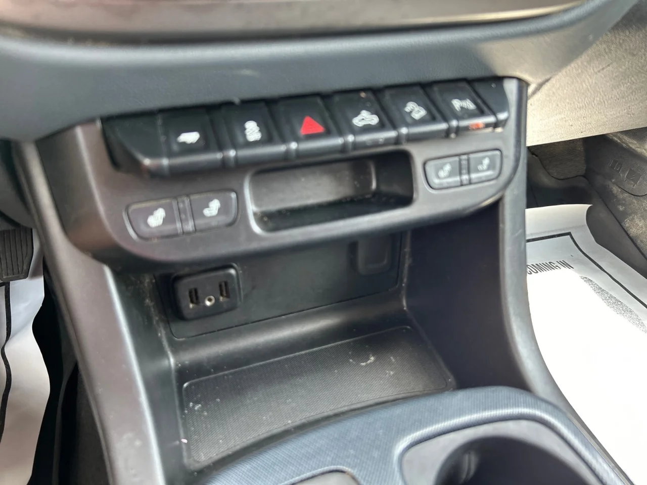 Used 2022 Black Chevrolet Z71 image 13