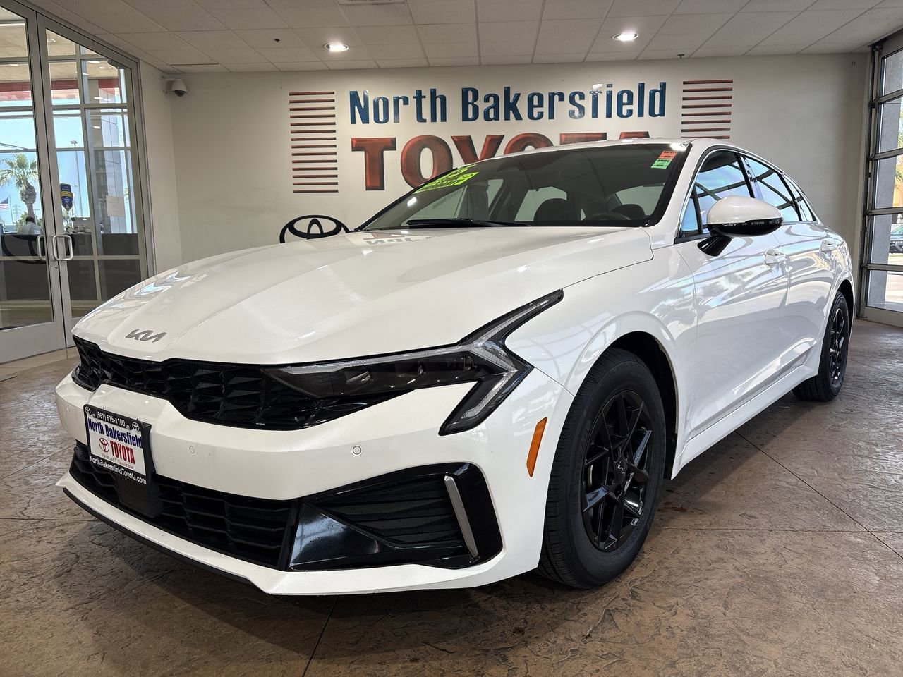 2025 Kia K5 LXS - Photo 6