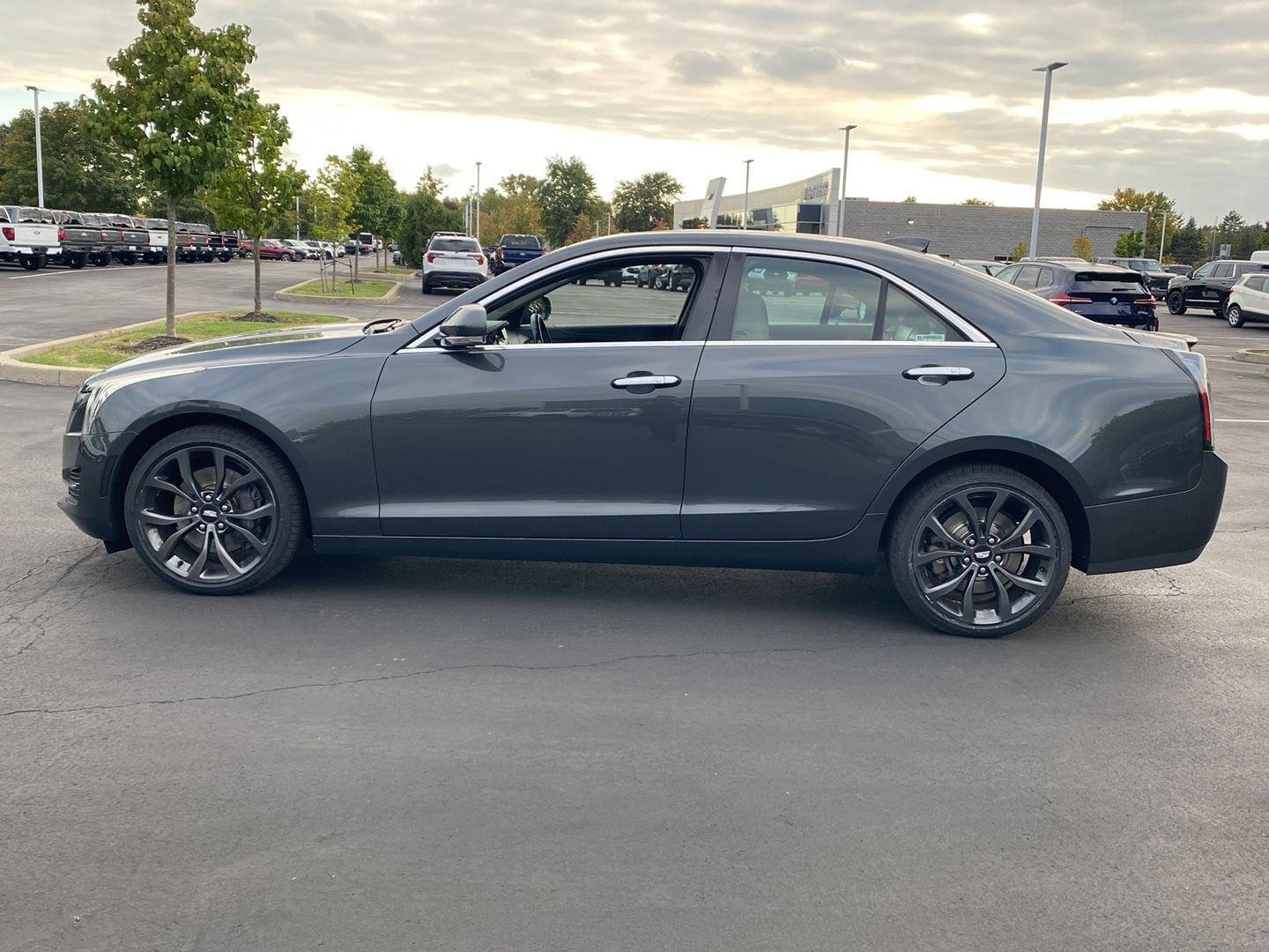 Used 2018 Phantom Gray Metallic Cadillac Luxury AWD image 8