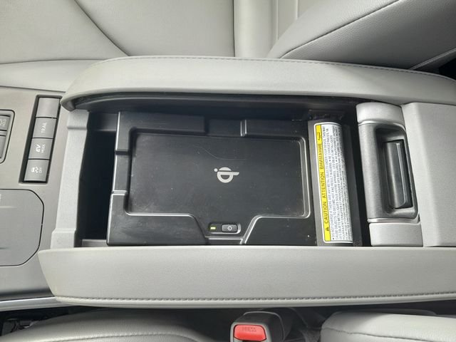 Used 2021  Toyota XLE image 27