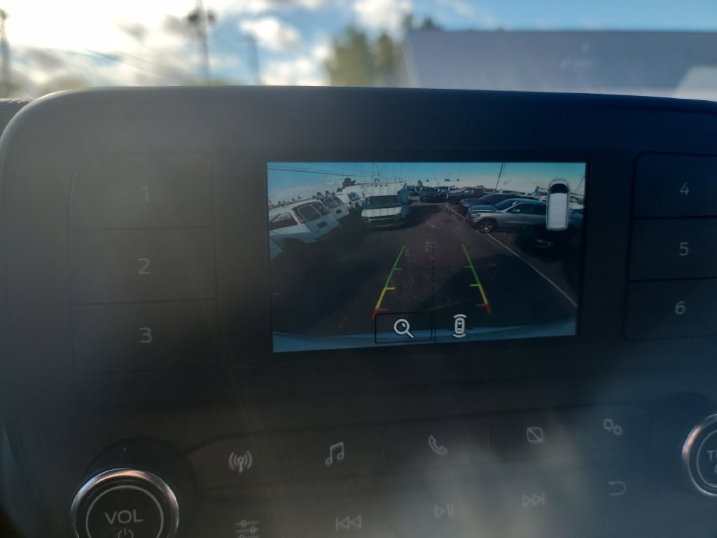 Used 2024  Ford  image 21
