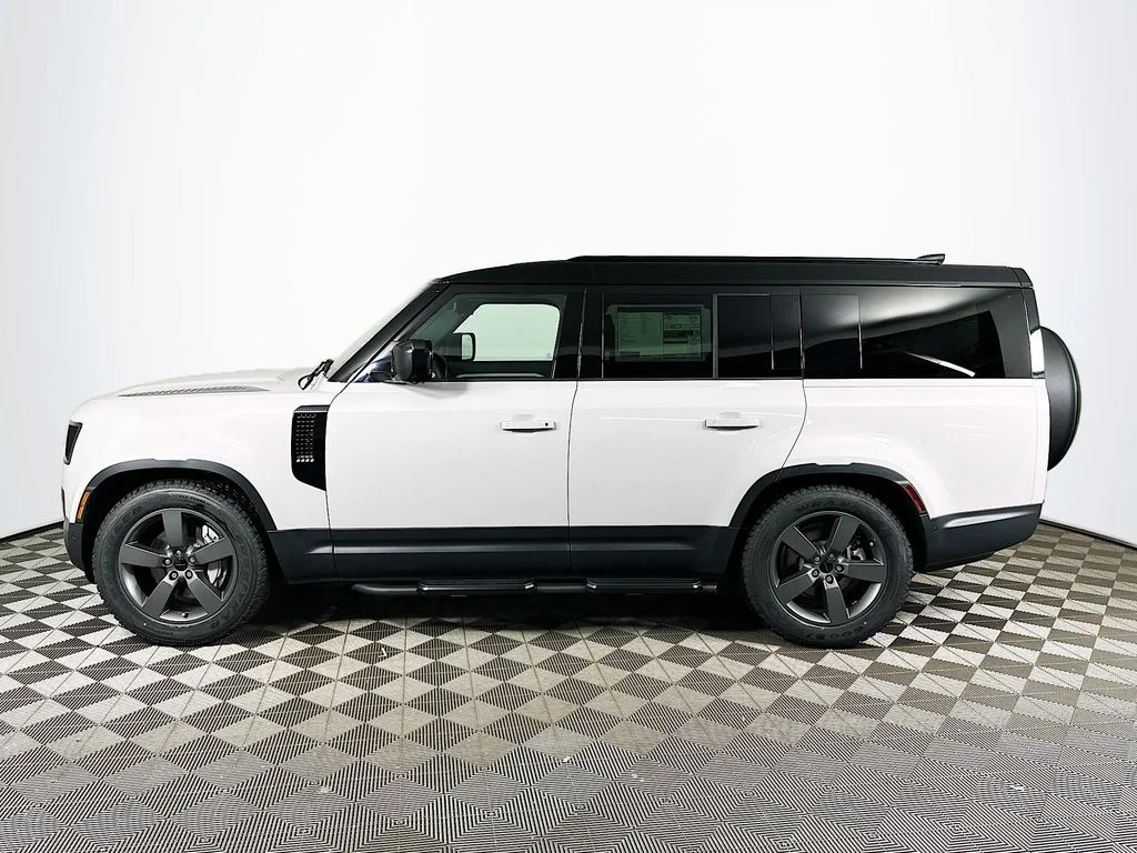 New 2026 Borasco Gray Metallic Land Rover S image 8