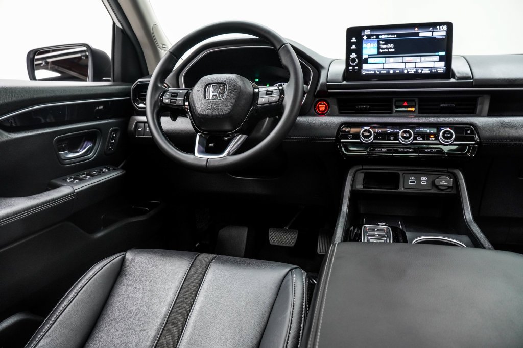 Used 2025 White Honda Touring image 26