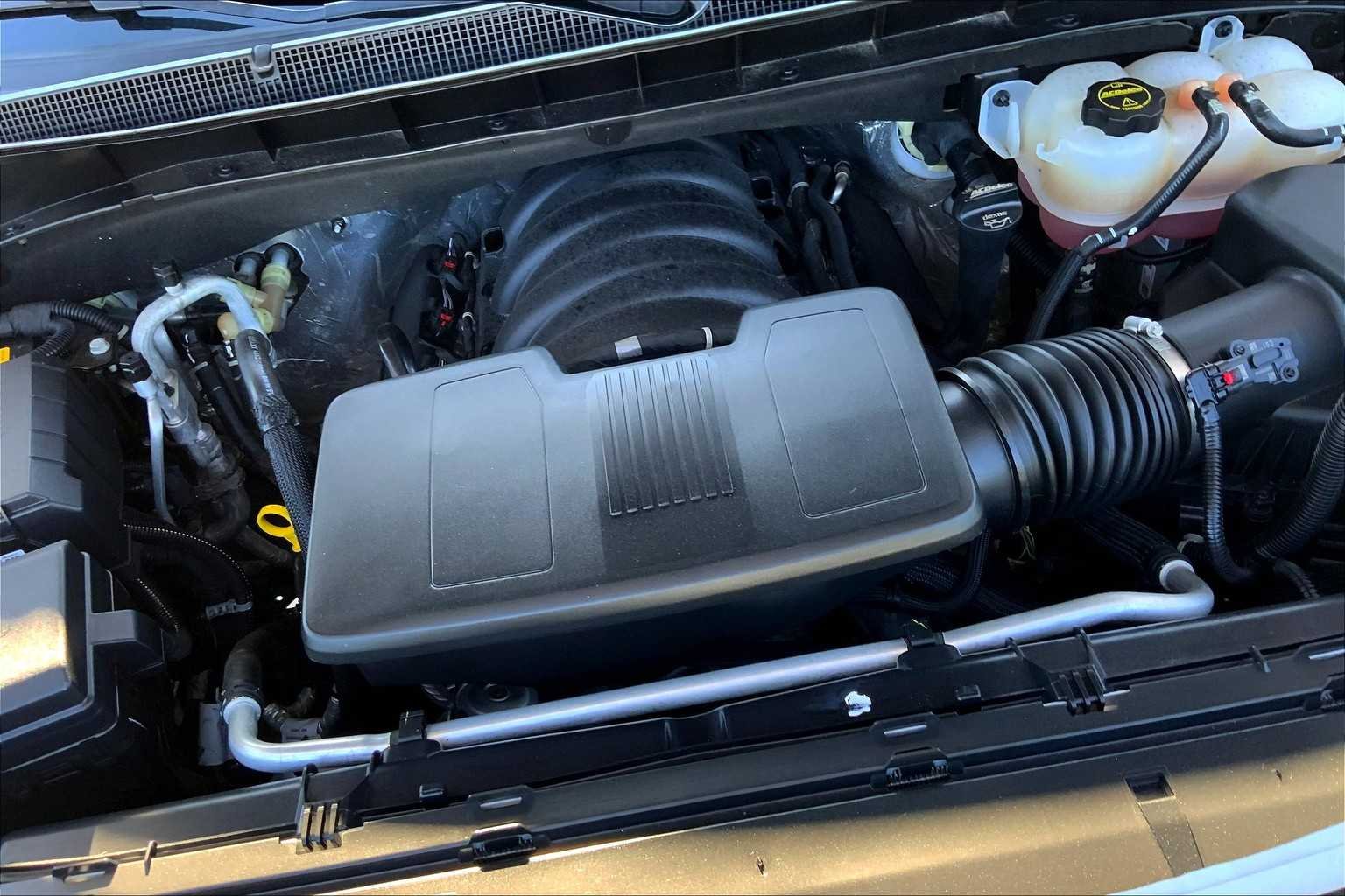 Used 2024 Summit White Chevrolet RST image 32