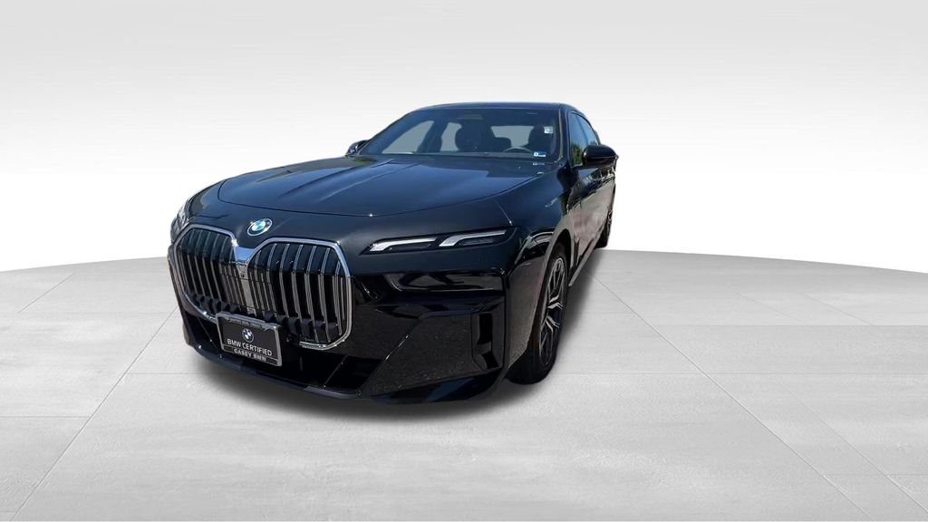 2025 BMW 7 Series 750e - Photo 13
